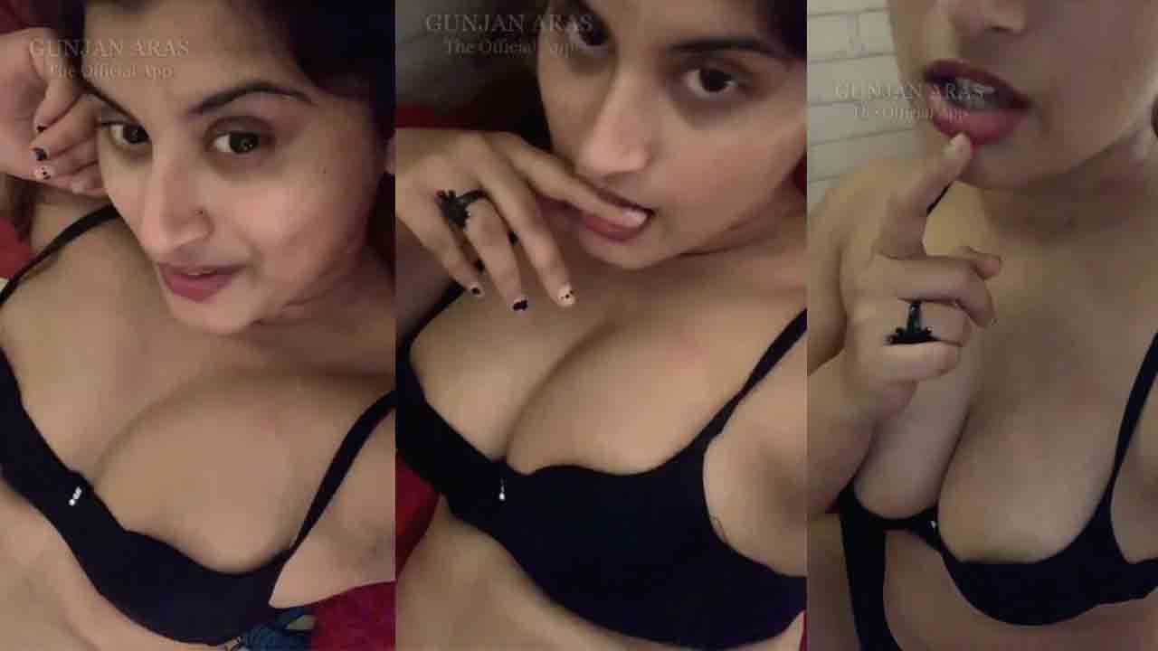 Gunjan Aras in Live Nude Huge Boobs in BRA Video
